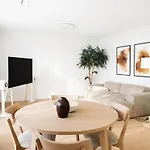 Design Penthouse With Private Sauna & Sunset Balcony *