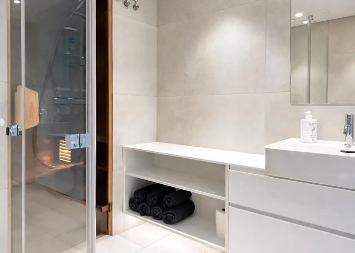 Design Penthouse With Private Sauna & Sunset Balcony 아파트 탈린